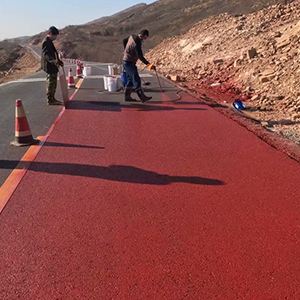 路北一是彩钢瓦喷漆翻新，地面喷涂